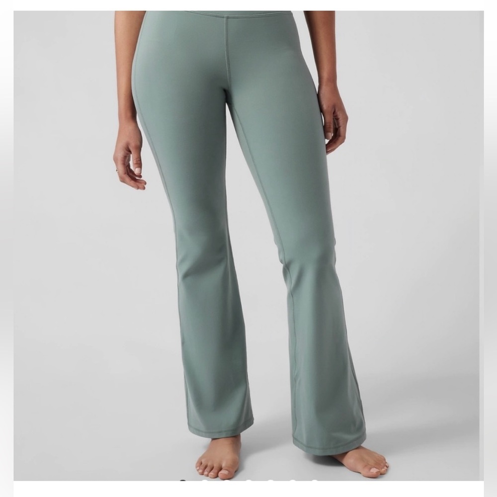 NWT Athleta Elation Flare Pant Minimalistic Grey Size XL - Picture 2 of 9